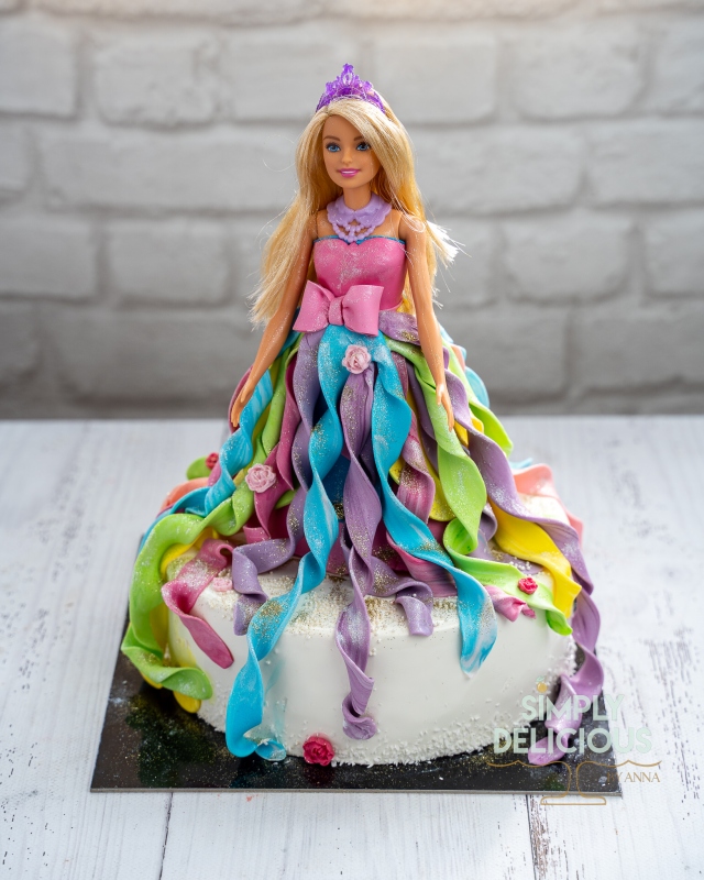2021-02-14-Torturi-NAN06001-alb-barbie-figurina-glazura-papusa