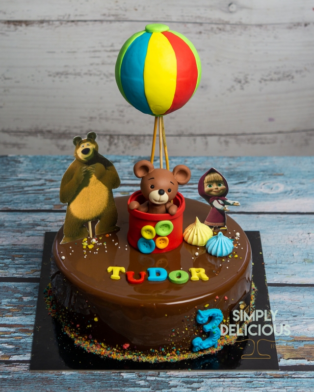2021-03-21-Torturi-DSC01640-Animalute-Baloane-ciocolata-figurina-glazura-masha-ursulet-vafa