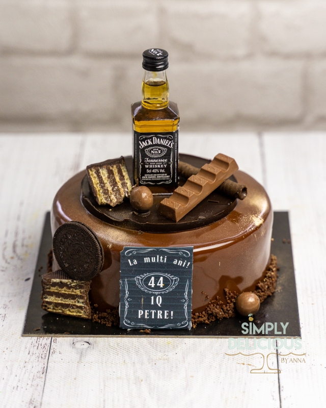 2021-04-18-Torturi-DSC02431-bautura-ciocolata-glazura-special-whisky