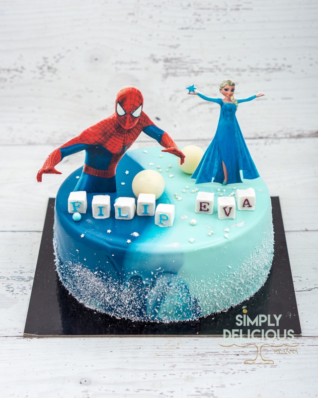 2021-10-31-Torturi-DSC01280-albastru-frozen-glazura-spiderman-super-eroi-vafa