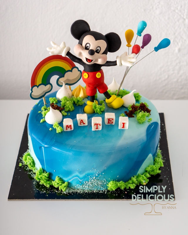 2021-11-21-Torturi-DSC01450-albastru-disney-figurina-glazura-mickey