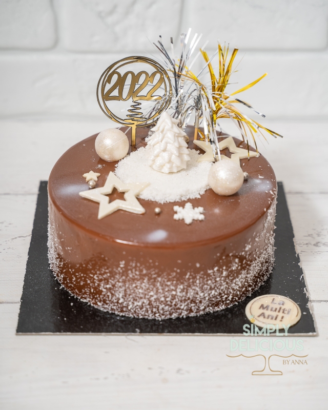 2021-12-31-Torturi-NAN08647-ciocolata-glazura-iarna-revelion-special-topper