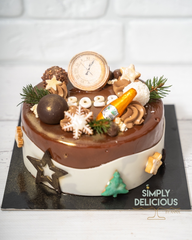 2021-12-31-Torturi-NAN08655-ciocolata-glazura-iarna-revelion-special-topper