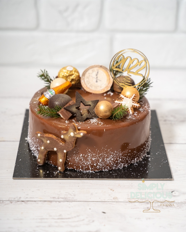 2021-12-31-Torturi-NAN08664-ciocolata-glazura-iarna-revelion-special-topper