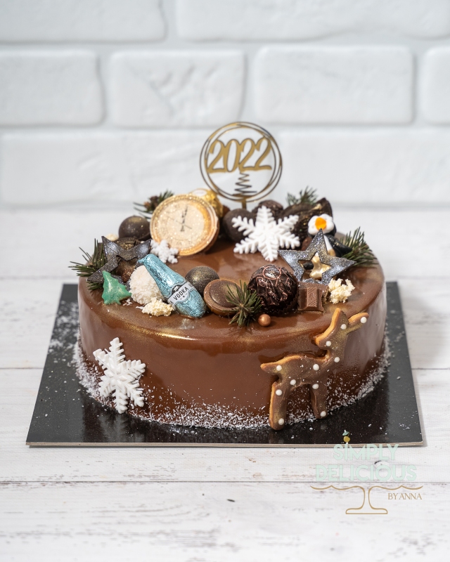 2021-12-31-Torturi-NAN08700-ciocolata-glazura-iarna-revelion-special-topper