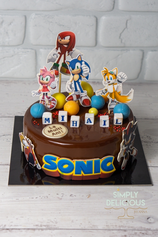2022-04-03-Torturi-DSC03048-ciocolata-glazura-sonic-vafa
