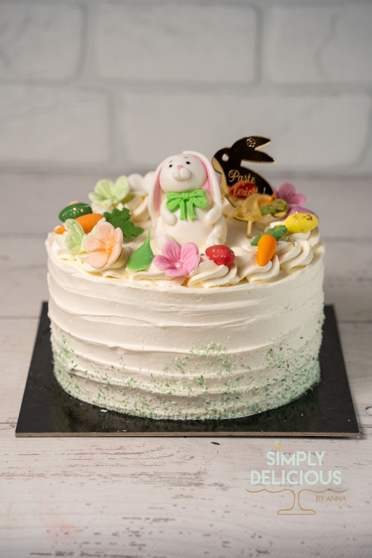 2022-04-23-Torturi-NAN03164-alb-Animalute-crema-figurina-iepuras-pasti-topper