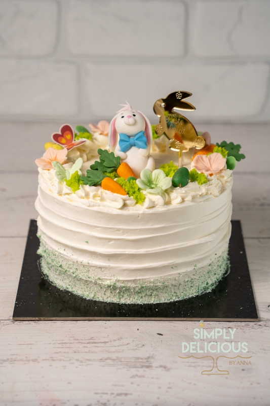 2022-04-23-Torturi-NAN03170-alb-Animalute-crema-figurina-iepuras-pasti-topper