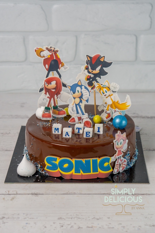 2022-05-31-Torturi-DSC03566-ciocolata-glazura-sonic-vafa