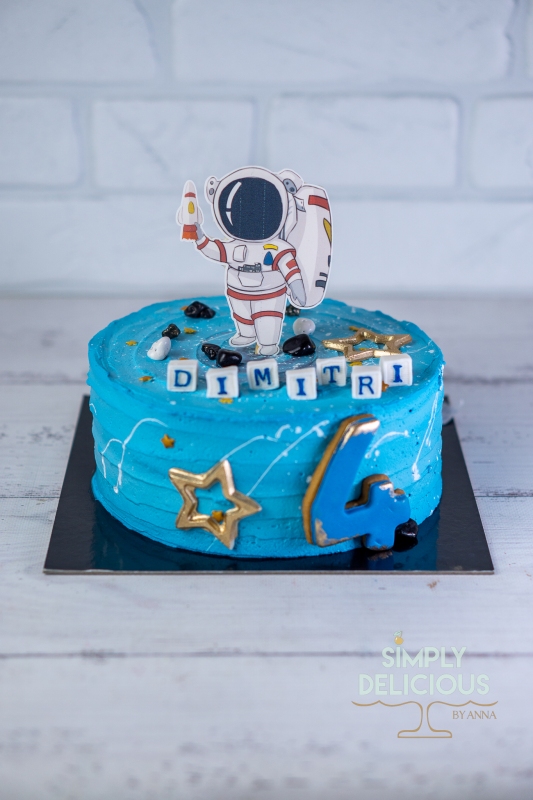 2022-08-15-Torturi-DSC04830-albastru-astronaut-crema-vafa