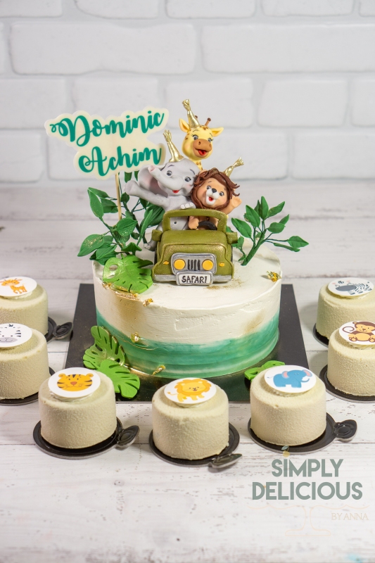 20221105-DSC05715-alb-Animalute-Botez-crema-elefant-figurine-modelate-girafa-jungla-leu-Monoportii-verde