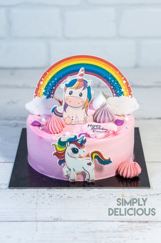 20221209-DSC06174-curcubeu-figurine-din-foaie-de-zahar-roz-unicorn