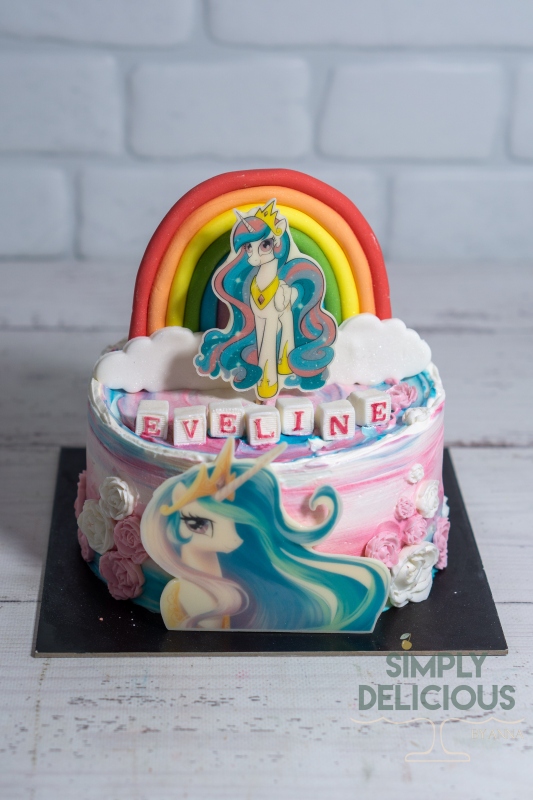 20221212-DSC06211-curcubeu-figurine-din-foaie-de-zahar-roz-unicorn