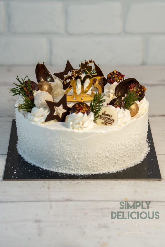 20221231-A7401174-alb-revelion-topper