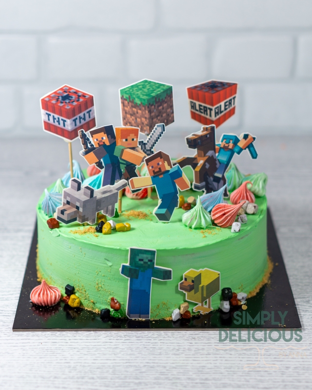 20230530-20230530-DSC07878_toate-torturile-figurine-din-foaie-de-zahar-minecraft-verde