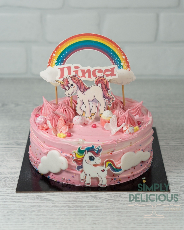 20230628-20230628-DSC08124curcubeu-figurine-din-foaie-de-zahar-roz-unicorn