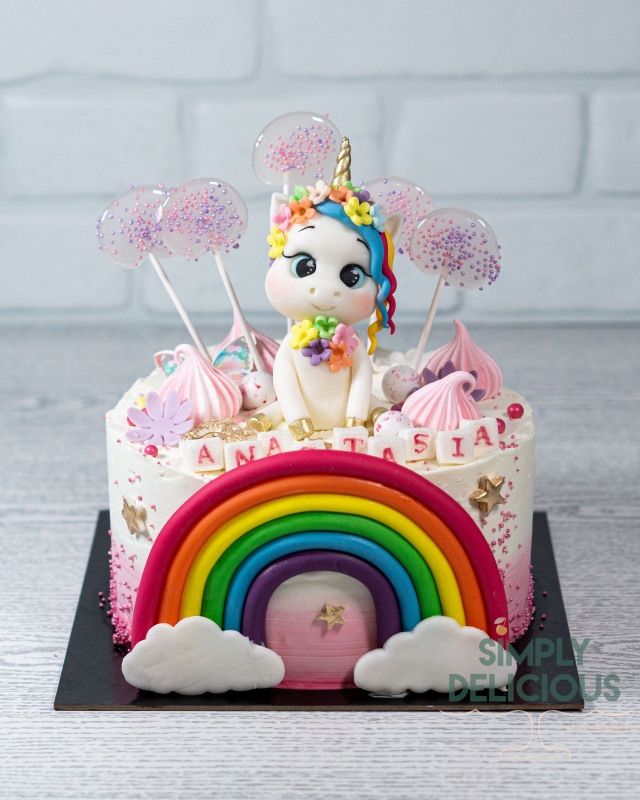 20230719-20230719-DSC08390acadele-alb-curcubeu-figurine-modelate-unicorn