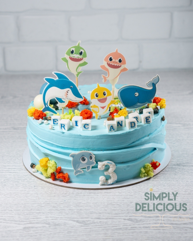 20231215-20231215-DSC09988albastru-baby-shark-figurine-din-foaie-de-zahar-tema-marina