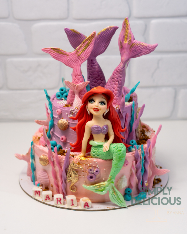 20240427-20240427-DSC00856ariel-etajat-figurine-modelate-roz-tema-marina
