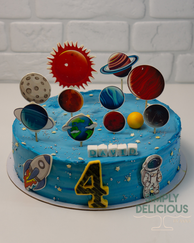 20240609-20240609-DSC01266albastru-astronaut-figurine-din-foaie-de-zahar-planete-racheta-soare